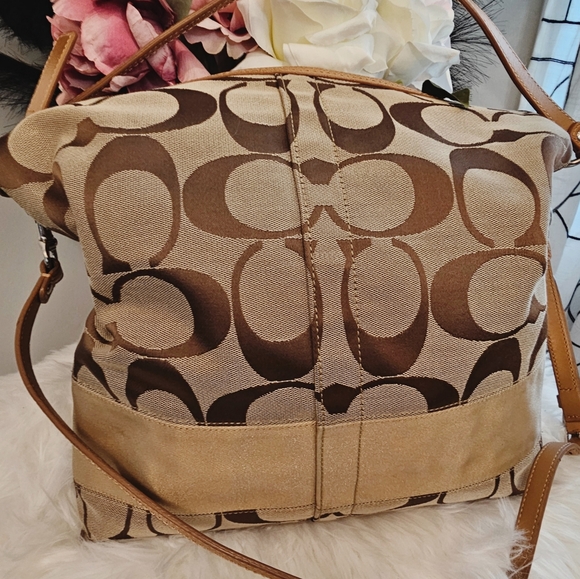 Coach Large Canvas Crossbody - Picture 10 of 16